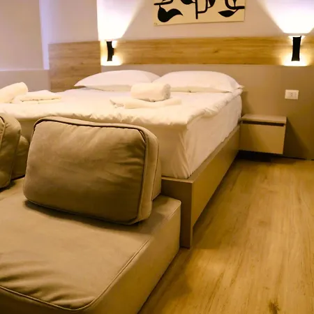 Stylish In Tirana, 3b