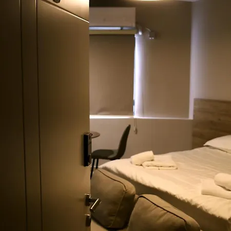 Stylish In Tirana, 3b Τίρανα